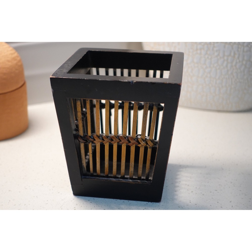 Wicker rattan small basket-‎ Perfect for a small plant! or desk organizer